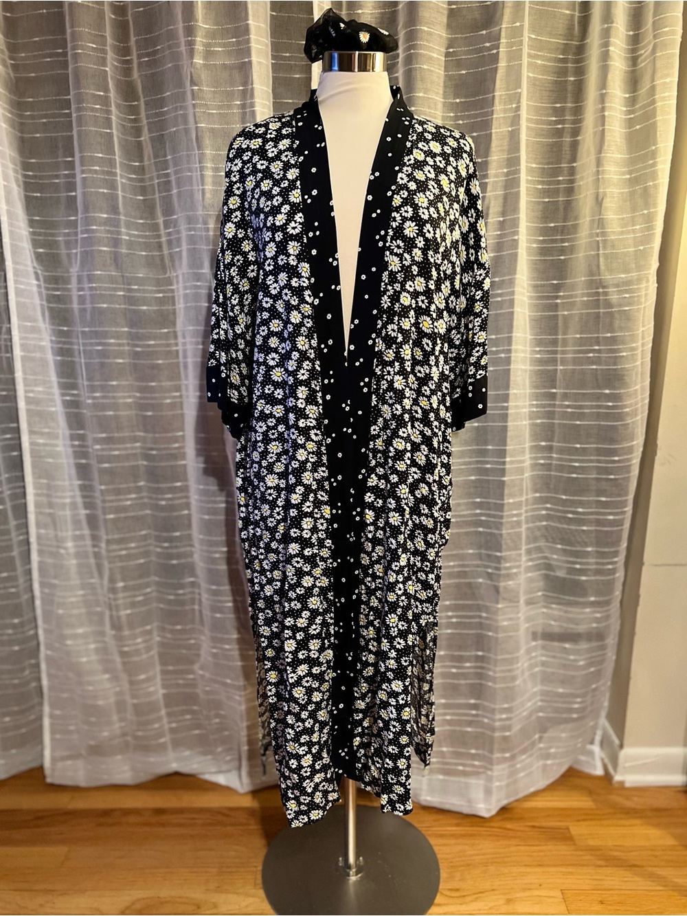 Wild Fable NEW Daisy Duster w/Scrunchie Sz One Size Fits Most